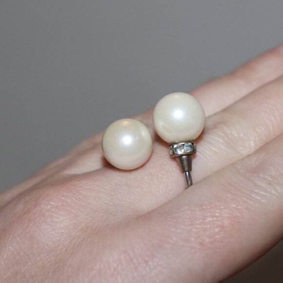 🦪 Vintage Silver, Rhinestone & Pearl Bypass Ring – Adjustable 7–10 Elegant - Picture 1 of 5